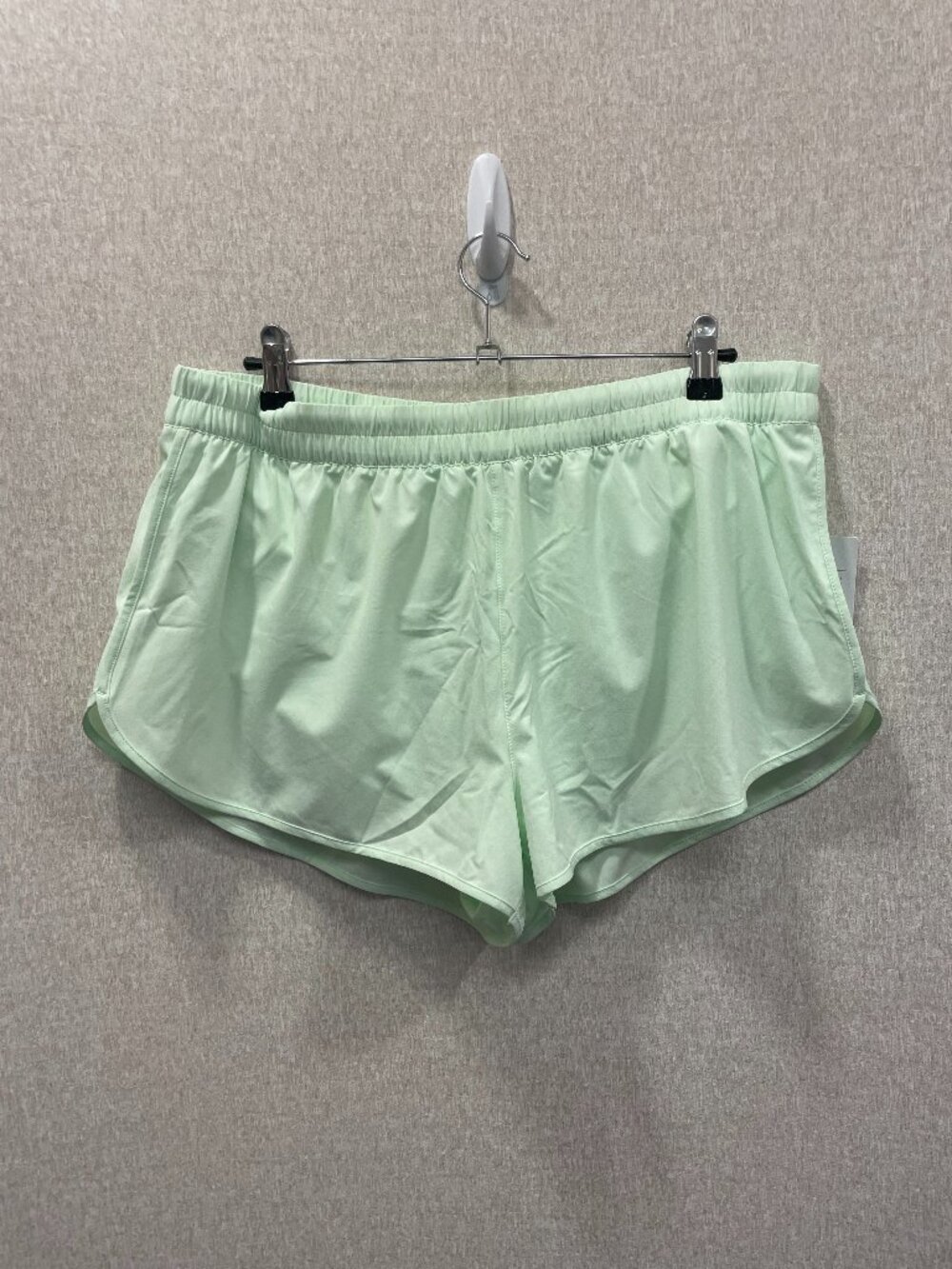Athleta Speedwork Short  Mid-Rise NWT
